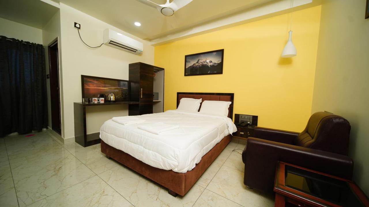 Hotel Kumbhakarna Guntūr Екстериор снимка