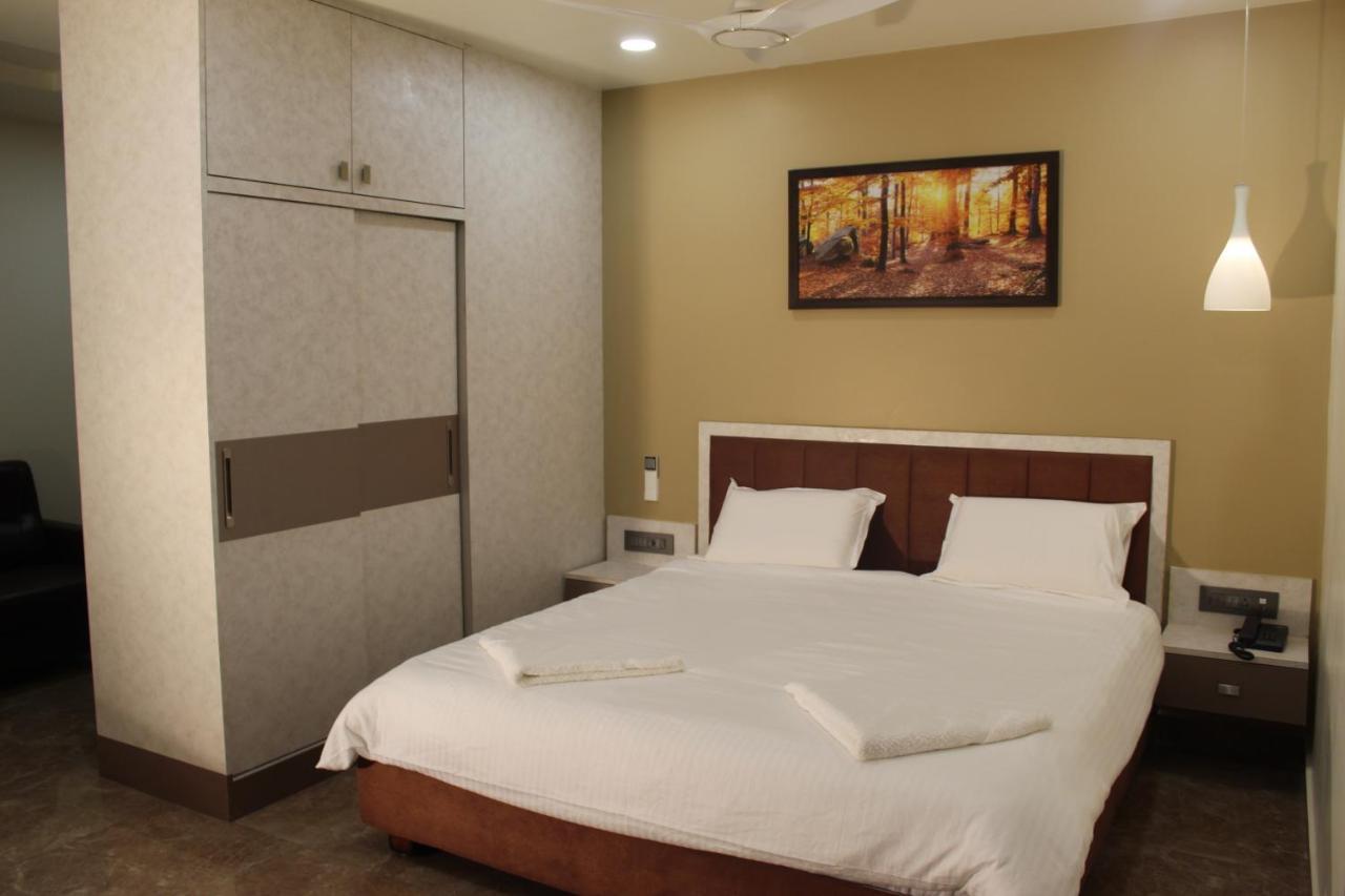 Hotel Kumbhakarna Guntūr Екстериор снимка