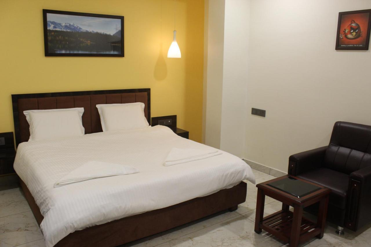 Hotel Kumbhakarna Guntūr Екстериор снимка